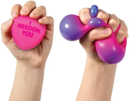 Color Change Squeeze Heart NeeDoh - Image 2